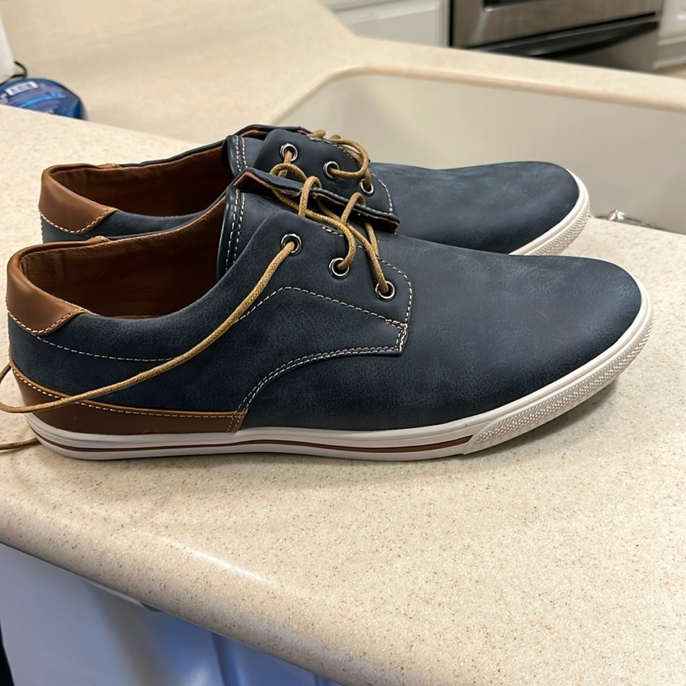 Blue colored leather Robertdavid